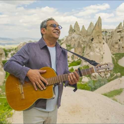 دانلود آهنگ ترکی جدید Ege به نام Hurma Gözlüm